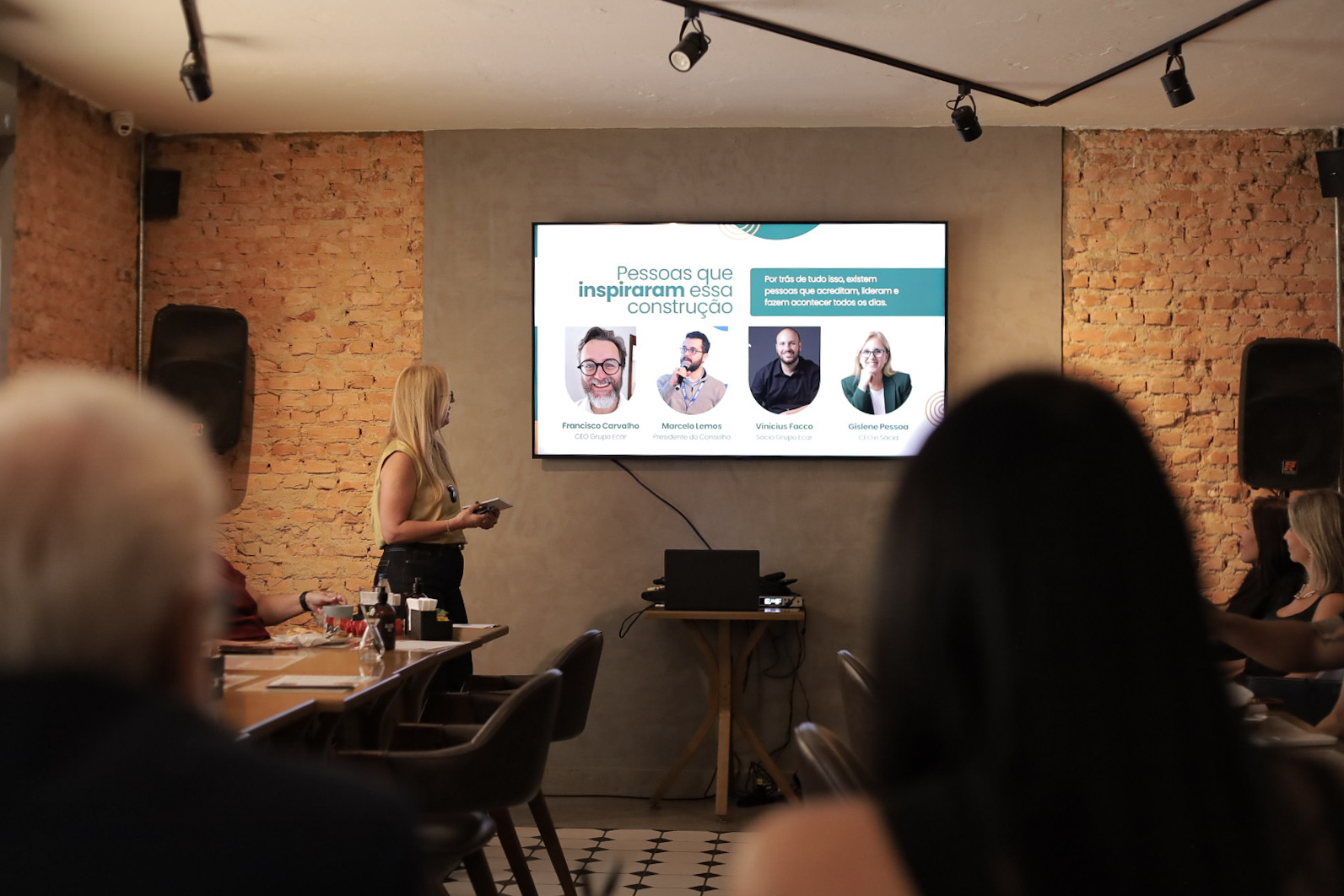 Apresentação da Blumi com indicadores de saúde corporativa